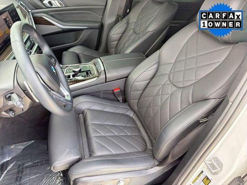 Mineral White Metallic 2025 BMW X5 xDrive40i