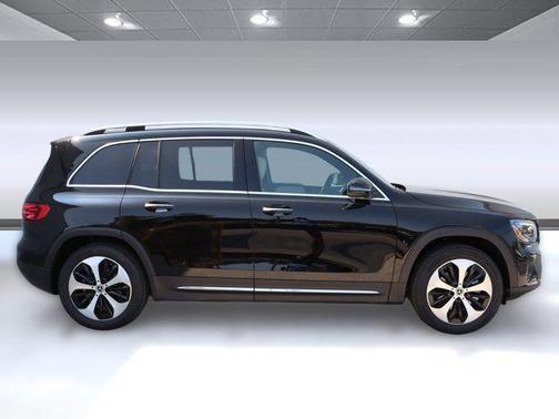 2025 Mercedes-Benz GLB 250 4MATIC