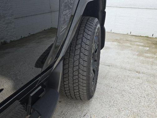 2024 GMC HUMMER EV SUV 2X