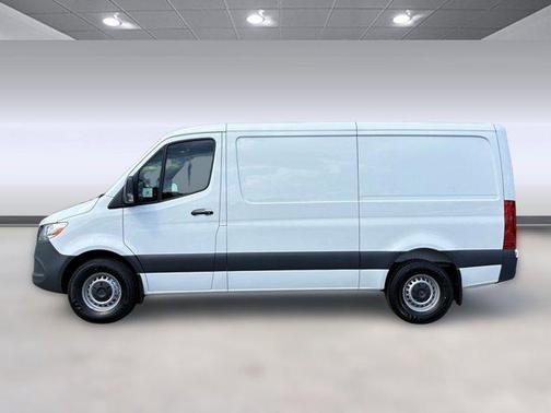 2025 Mercedes-Benz Sprinter 2500 Standard Roof