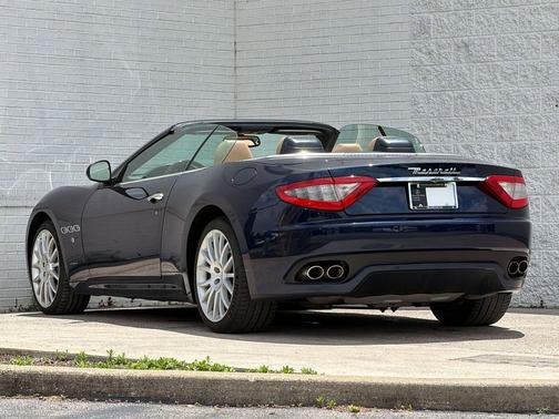 Blue 2012 Maserati GranTurismo Base