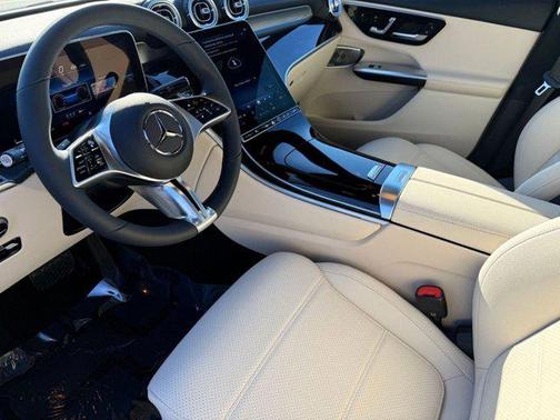 2026 Mercedes-Benz GLC 300 4MATIC