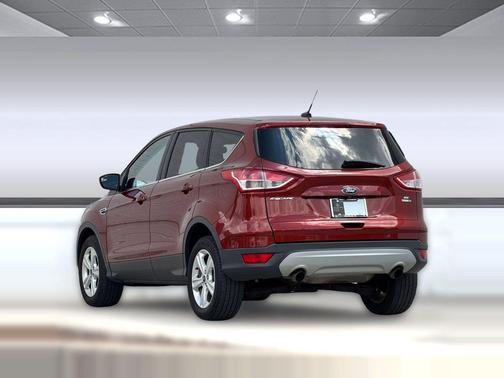 Ruby Red Metallic Tinted Clearcoat 2016 Ford Escape SE