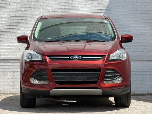 Ruby Red Metallic Tinted Clearcoat 2016 Ford Escape SE