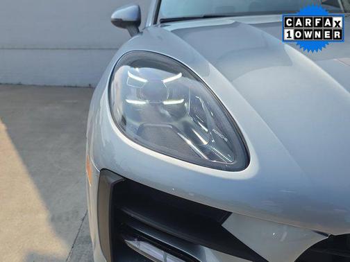 2021 Porsche Macan Base