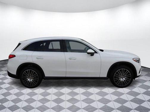 2025 Mercedes-Benz GLC 300 4MATIC