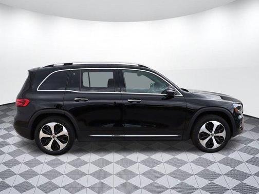 2025 Mercedes-Benz GLB 250 4MATIC