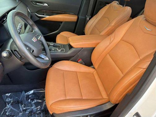 Crystal White Tricoat 2020 Cadillac XT4 Premium Luxury