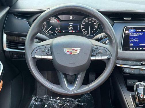 Crystal White Tricoat 2020 Cadillac XT4 Premium Luxury