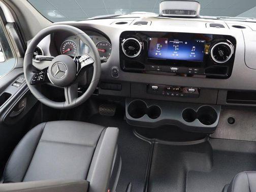 2025 Mercedes-Benz Sprinter 2500 High Roof