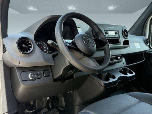 2025 Mercedes-Benz Sprinter 2500 High Roof