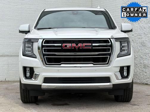 White Frost Tricoat 2021 GMC Yukon SLT