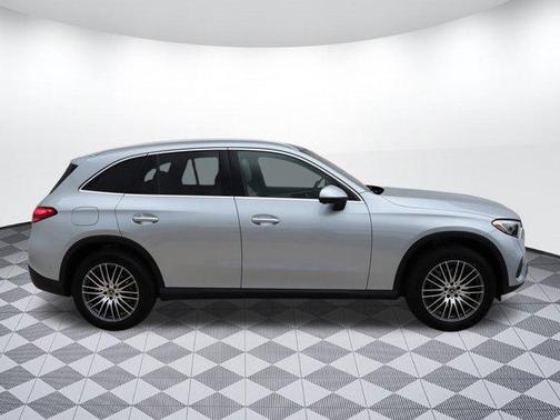 2025 Mercedes-Benz GLC 300 4MATIC