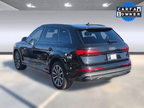2024 Audi Q7 45 Premium Plus
