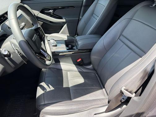 Santorini Black Metallic 2024 Land Rover Range Rover Evoque Core S