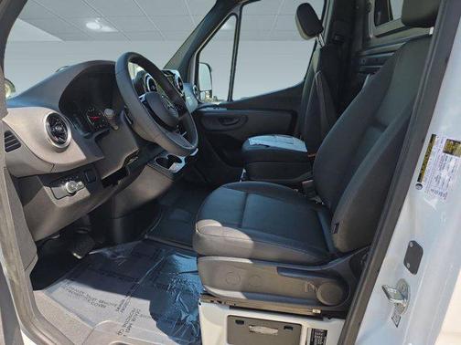 2025 Mercedes-Benz Sprinter 2500 High Roof