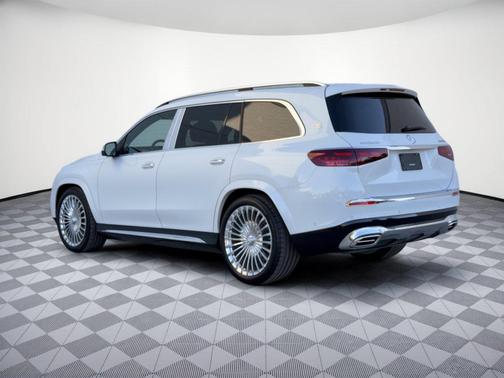 MANUFAKTUR Moonlight White Metallic 2026 Mercedes-Benz Maybach GLS 600 4MATIC