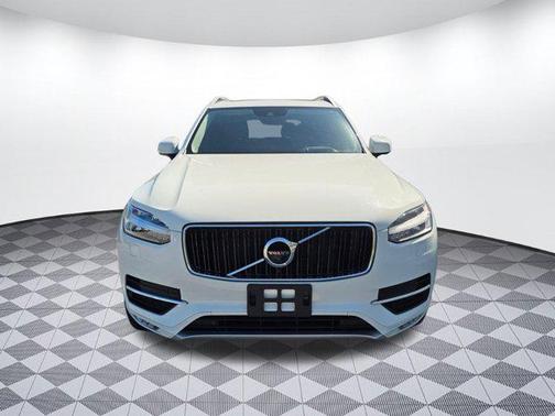 2019 Volvo XC90 T6 Momentum