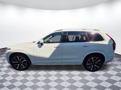 2019 Volvo XC90 T6 Momentum