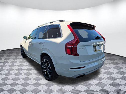 2019 Volvo XC90 T6 Momentum