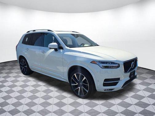 2019 Volvo XC90 T6 Momentum