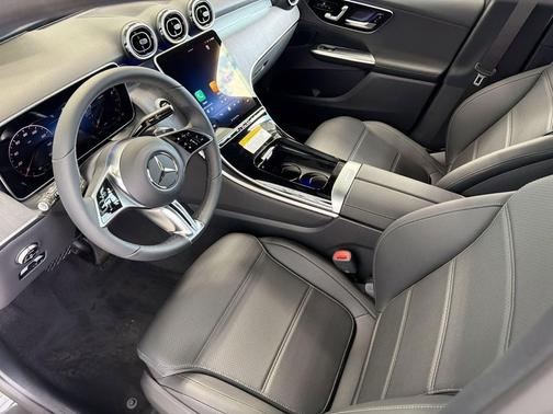 Graphite Grey Metallic 2026 Mercedes-Benz GLC 300 Base