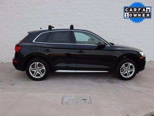 Photo 3 of 50 of 2019 Audi Q5 2.0T Premium