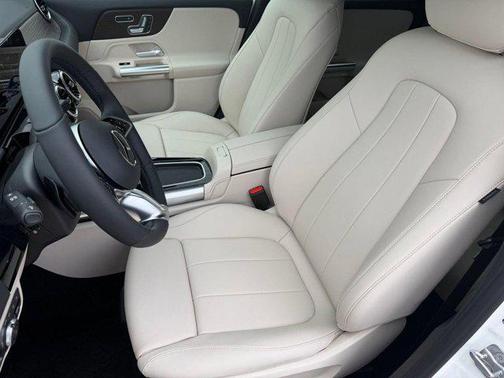 Polar White 2026 Mercedes-Benz GLA 250 4MATIC