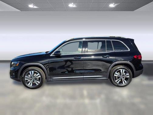 Night Black 2026 Mercedes-Benz GLB 250 4MATIC