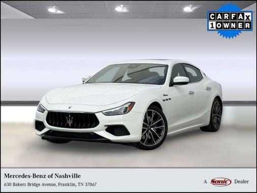 Bianco 2023 Maserati Ghibli Modena Q4