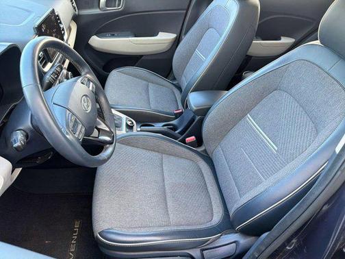 Denim w/White Roof 2022 Hyundai VENUE Limited
