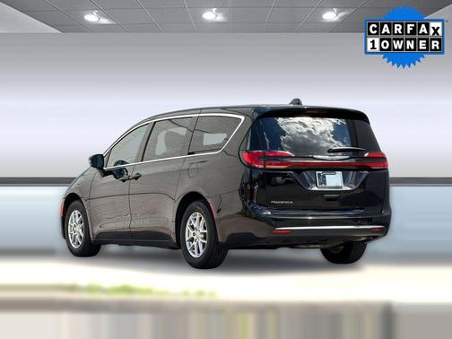 Diamond Black Crystal Pearlcoat 2025 Chrysler Pacifica L