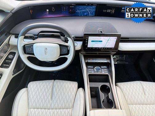 White Platinum Metallic Tri-Coat 2025 Lincoln Nautilus Black Label