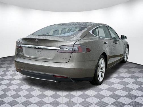 2016 Tesla Model S 90D