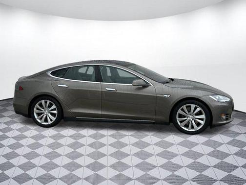 2016 Tesla Model S 90D
