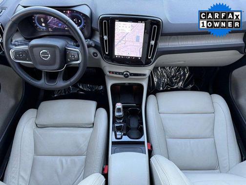 2023 Volvo XC40 B4 Plus Bright Theme