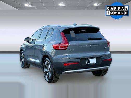 2023 Volvo XC40 B4 Plus Bright Theme