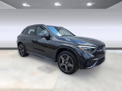 Graphite Grey Metallic 2026 Mercedes-Benz GLC 300 4MATIC
