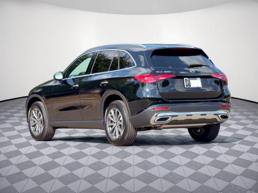 Black 2027 Mercedes-Benz GLC 300 Base