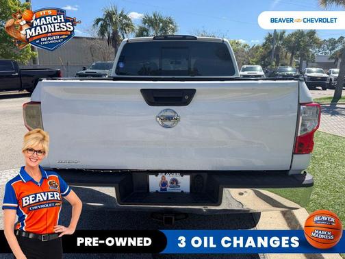 Glacier White 2017 Nissan Titan SV