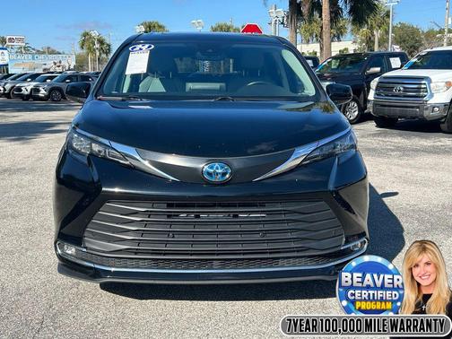 2024 Toyota Sienna XLE