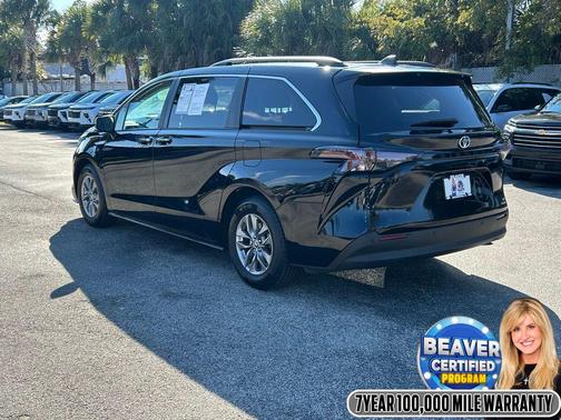 2024 Toyota Sienna XLE