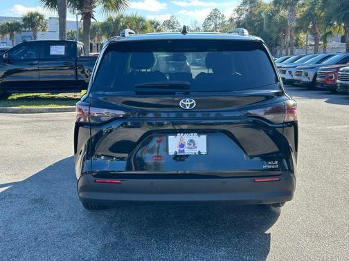 2024 Toyota Sienna XLE