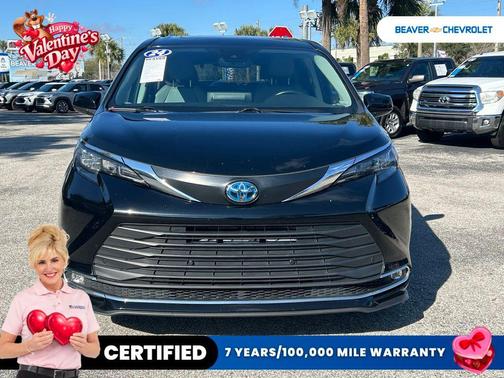 2024 Toyota Sienna XLE