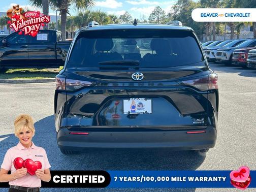 2024 Toyota Sienna XLE