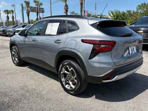 Sterling Gray Metallic 2025 Chevrolet Trax LT