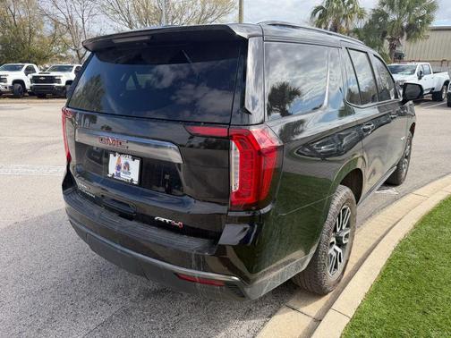 2024 GMC Yukon 4WD AT4