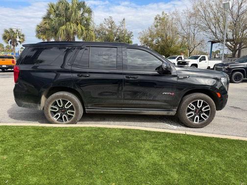 2024 GMC Yukon 4WD AT4