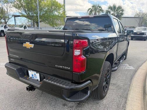 2025 Chevrolet Silverado 1500 Custom