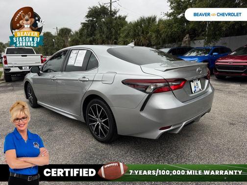2022 Toyota Camry SE